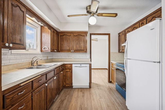 7050 Pioneer Trail, Greenfield, MN 55357