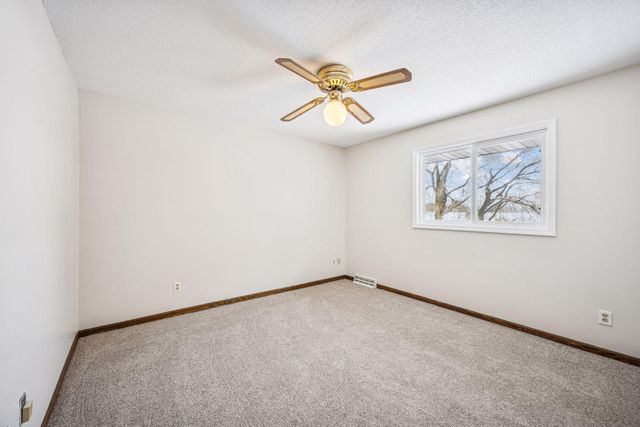 7050 Pioneer Trail, Greenfield, MN 55357