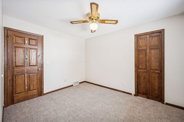 7050 Pioneer Trail, Greenfield, MN 55357