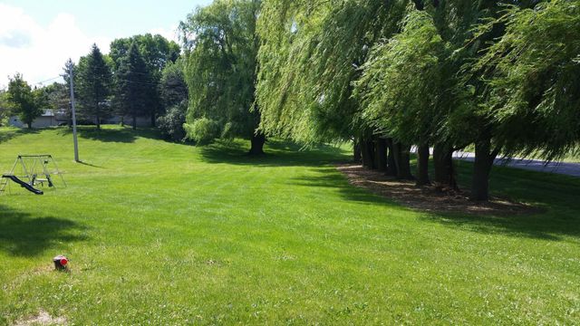 7050 Pioneer Trail, Greenfield, MN 55357