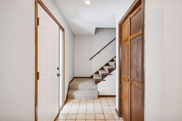 7050 Pioneer Trail, Greenfield, MN 55357