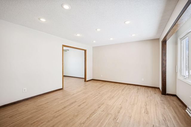 7050 Pioneer Trail, Greenfield, MN 55357