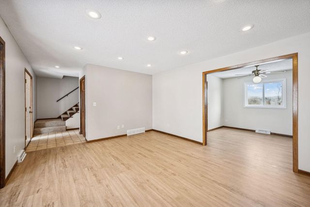 7050 Pioneer Trail, Greenfield, MN 55357