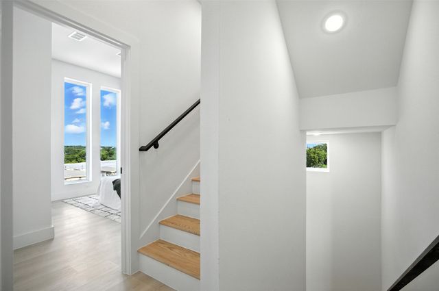 312 N Lancaster Avenue 104, Dallas, TX 75203