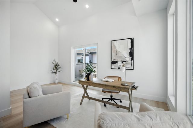 312 N Lancaster Avenue 104, Dallas, TX 75203