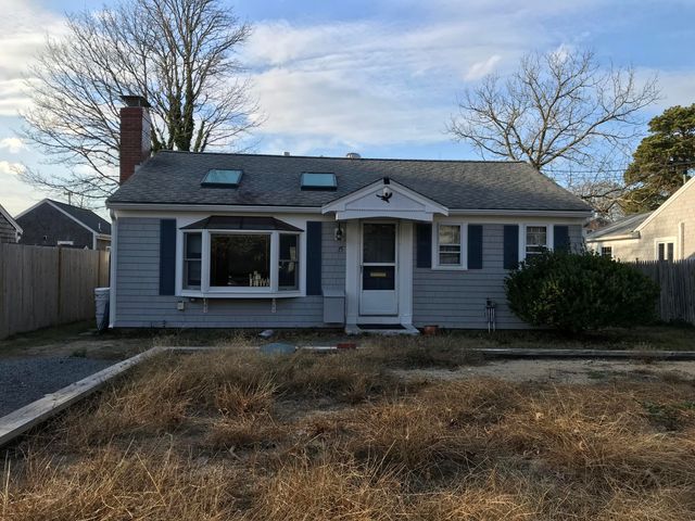 15 Mayflower Road, West Yarmouth, MA 02673