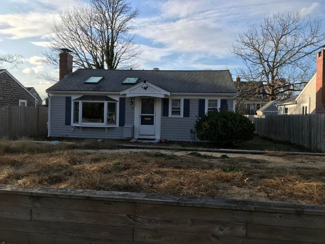 15 Mayflower Road, West Yarmouth, MA 02673