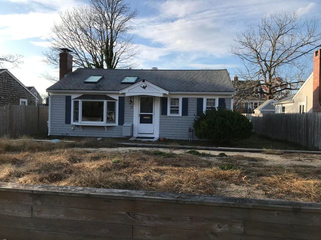 15 Mayflower Road, West Yarmouth, MA 02673