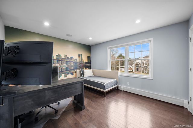 7 Park View Lane, Lake Grove, NY 11755