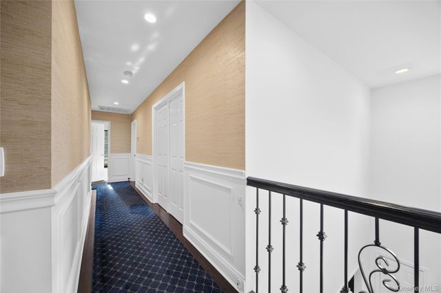 7 Park View Lane, Lake Grove, NY 11755