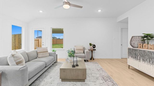 611 Blue Stone Drive, Beasley, TX 77417