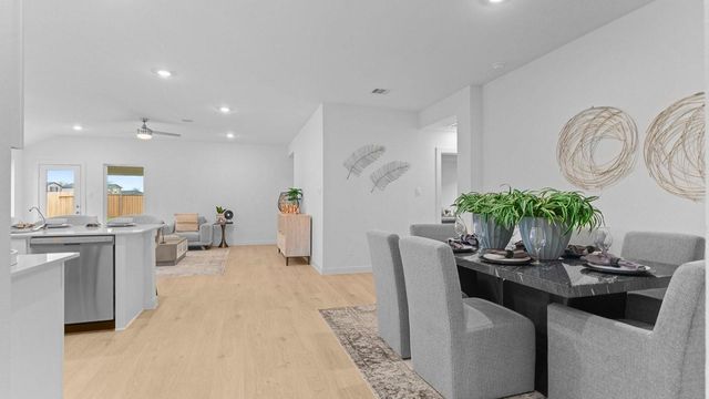 611 Blue Stone Drive, Beasley, TX 77417