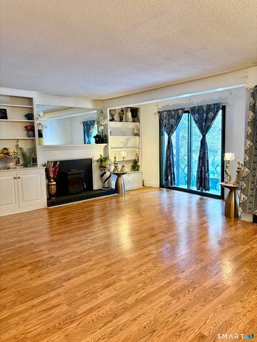 328 Heritage Village A, Southbury, CT 06488