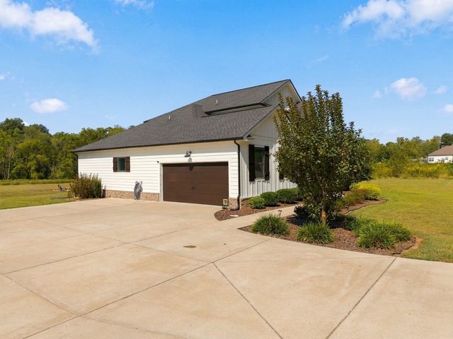 2848 Garners Creek Rd, Dickson, TN 37055