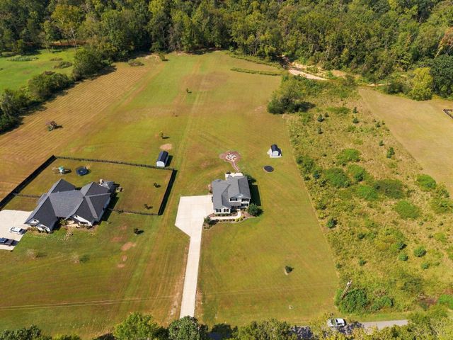 2848 Garners Creek Rd, Dickson, TN 37055