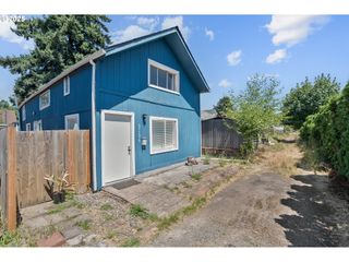 6712 Se PARDEE St A, Portland, OR 97206