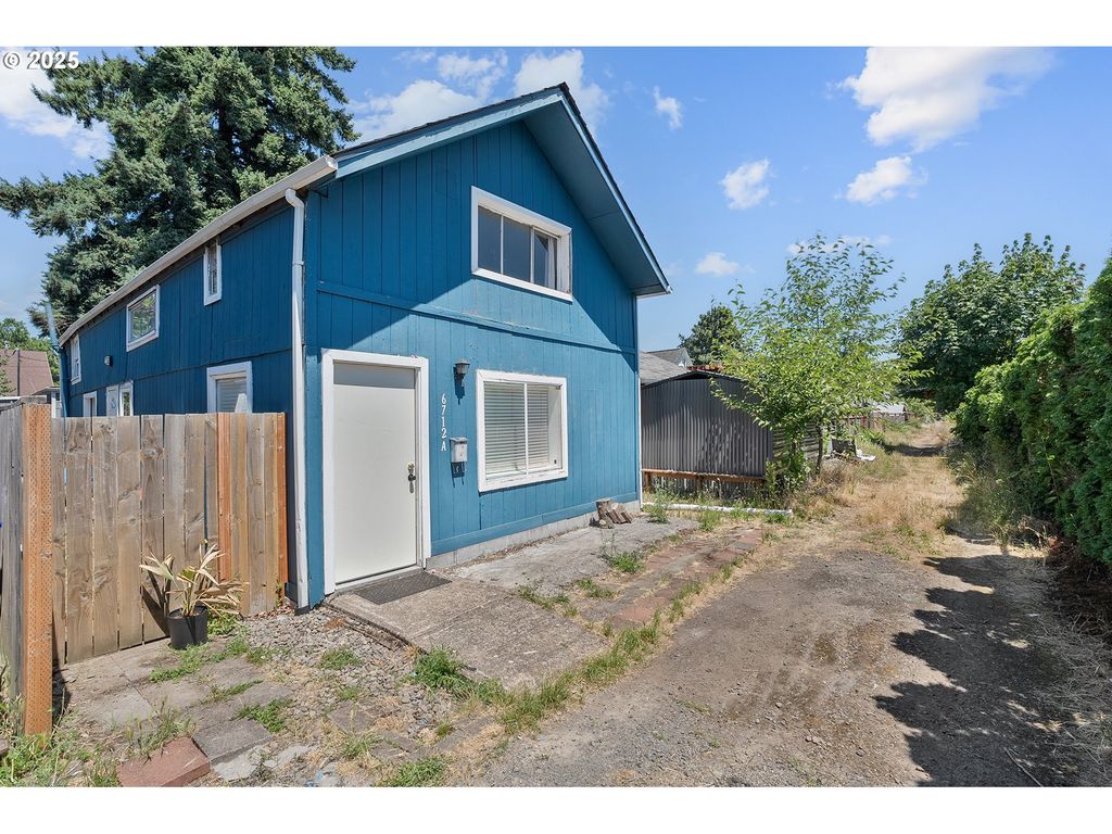 6712 Se PARDEE St A, Portland, OR 97206