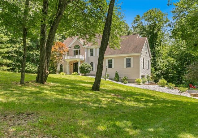 3 Rocking Chair Lane, Atkinson, NH 03811