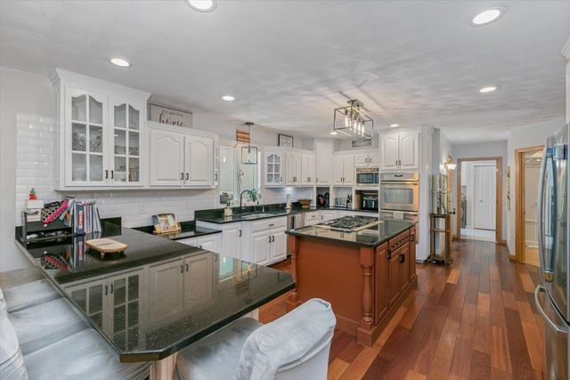 3 Rocking Chair Lane, Atkinson, NH 03811