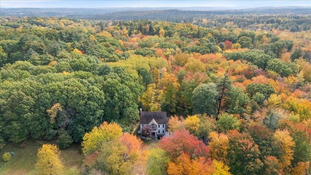 3 Rocking Chair Lane, Atkinson, NH 03811
