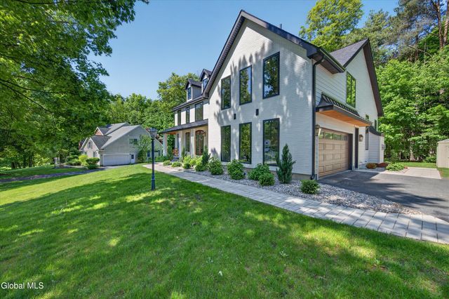 8 Emmons Drive, Clifton Park, NY 12065