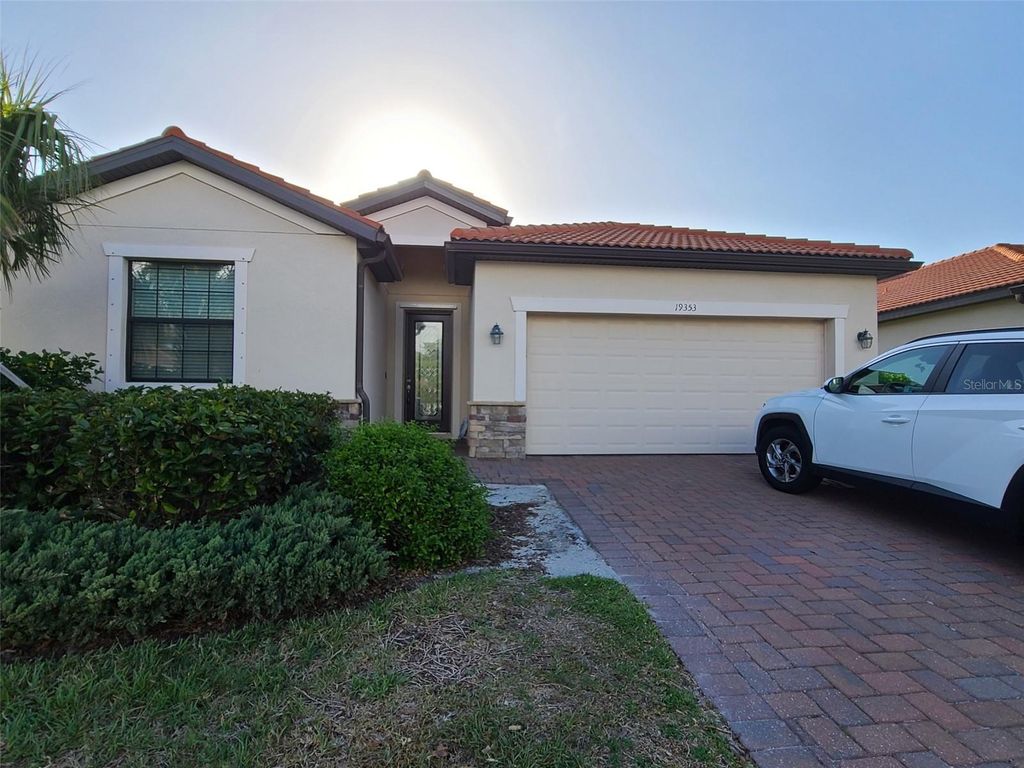 19353 NEARPOINT DRIVE, Venice, FL 34292