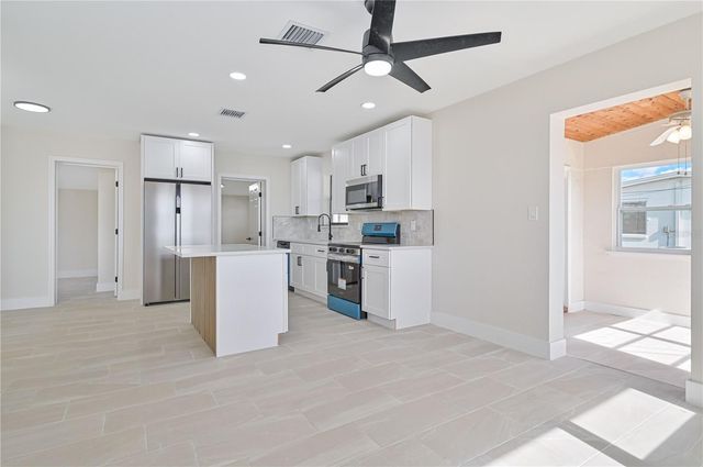 8822 AERO AVENUE, North Port, FL 34287