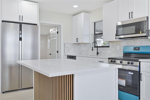 8822 AERO AVENUE, North Port, FL 34287