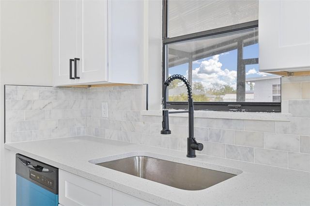 8822 AERO AVENUE, North Port, FL 34287