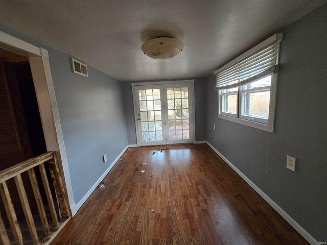 1228 E 3rd Street, Mount Vernon, IN 47620