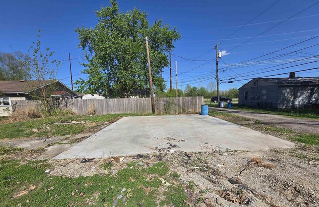 1228 E 3rd Street, Mount Vernon, IN 47620
