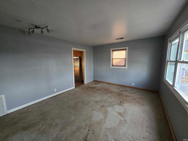 1228 E 3rd Street, Mount Vernon, IN 47620