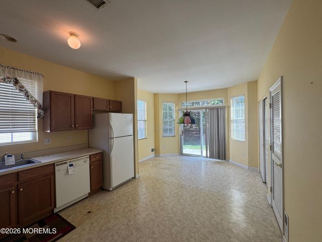 11 Lilly Drive, Little Egg Harbor, NJ 08087