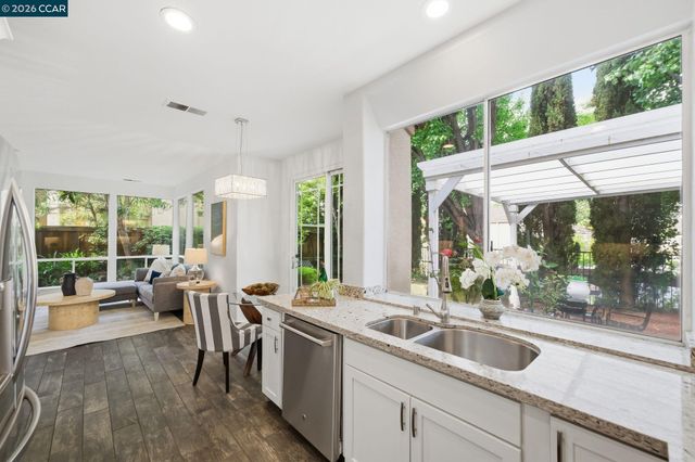 908 Vista Pointe Dr, San Ramon, CA 94582