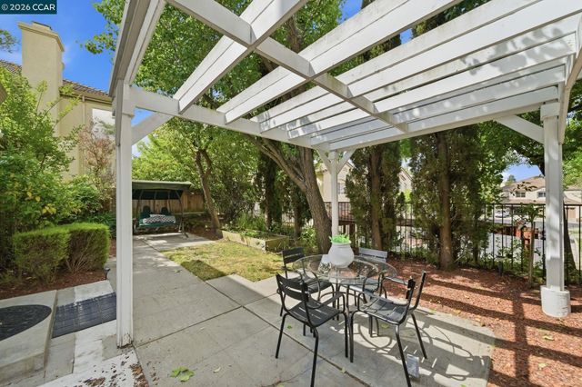 908 Vista Pointe Dr, San Ramon, CA 94582