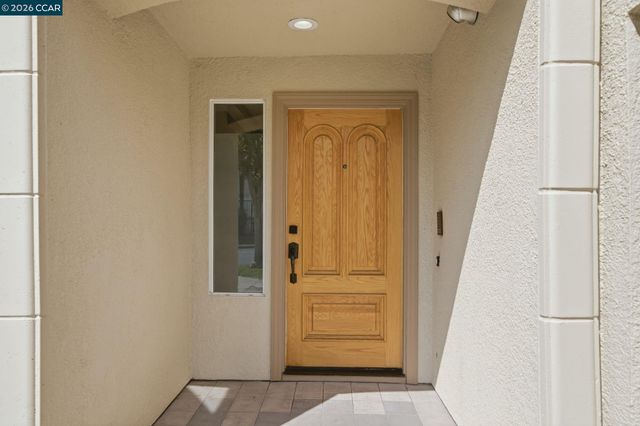 908 Vista Pointe Dr, San Ramon, CA 94582