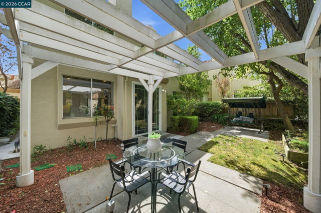 908 Vista Pointe Dr, San Ramon, CA 94582
