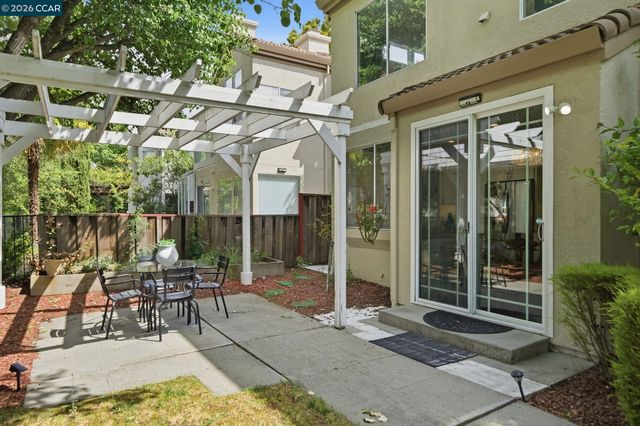 908 Vista Pointe Dr, San Ramon, CA 94582
