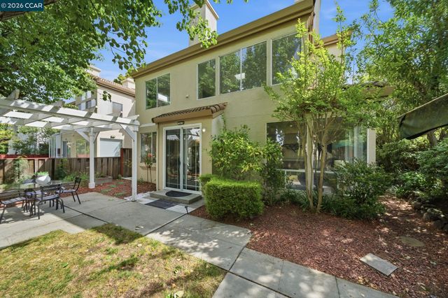 908 Vista Pointe Dr, San Ramon, CA 94582