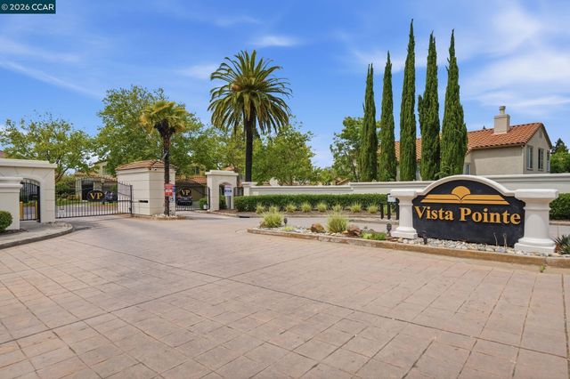 908 Vista Pointe Dr, San Ramon, CA 94582