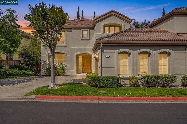 908 Vista Pointe Dr, San Ramon, CA 94582