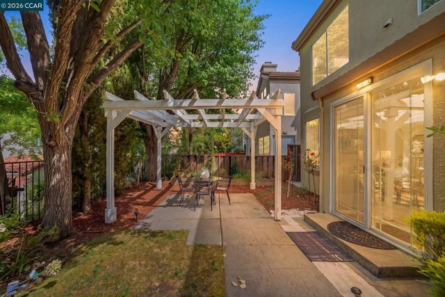 908 Vista Pointe Dr, San Ramon, CA 94582