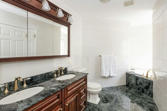 211 Lorraine Dr, Berkeley Heights Twp., NJ 07922