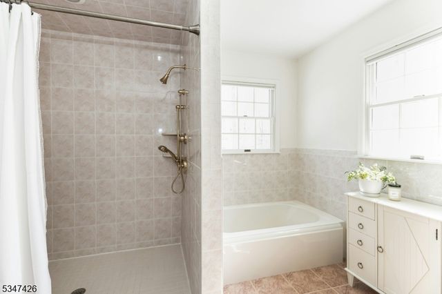 211 Lorraine Dr, Berkeley Heights Twp., NJ 07922