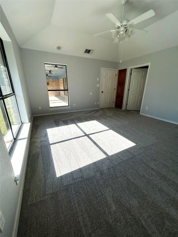 1300 3rd Street, Granbury, TX 76048