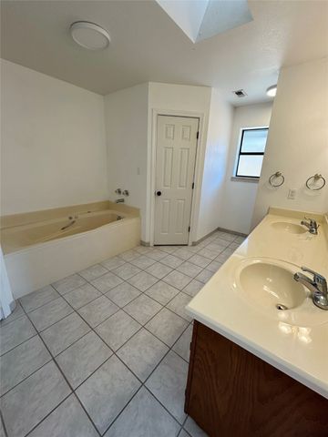 1300 3rd Street, Granbury, TX 76048