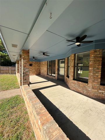 1300 3rd Street, Granbury, TX 76048