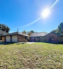 1300 3rd Street, Granbury, TX 76048