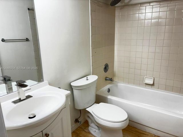 6292 La Costa Drive H, Boca Raton, FL 33433
