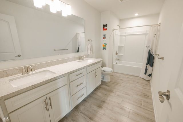 5421 Noble Crossing Parkway W, Noblesville, IN 46062